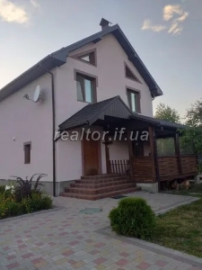 Haus mit schöner Aussicht auf die Berge in Demyanovo Laz