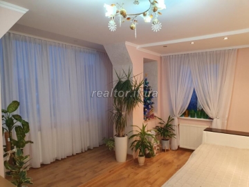 A 2-room apartment for sale in a new, renovated building with furniture on Fedkovycha Street