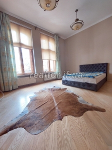 A 3-room apartment for sale in an Austrian building with European renovation on Mazepa Street
