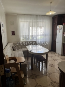 A spacious 2-room apartment is for sale in a nice area of ​​the city on Stusa Street