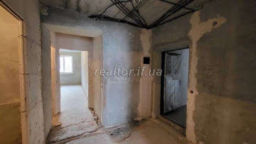 Sale of a 2-room apartment in the central part of the city, ready for renovation