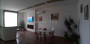 Sale of a five-room apartment on Kobylyanska Street