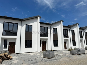 Sale of a townhouse in the suburbs of Ivano-Frankivsk in the village of Kryhivtsi