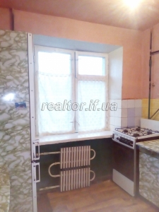 I will rent a two-room apartment on the street Konovalets near the bazaar and near the center