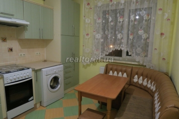I will rent a two-room apartment in a new building on the street Symonenko