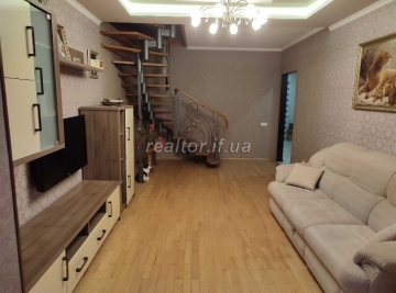I will rent a beautiful two-level apartment on Halytska Stree