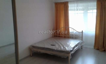 I will rent a nice one-room apartment in the center on Halytska Street
