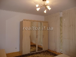 Mieten Sie Appartement mit zwei Schlafzimmern im Zentrum von Ivano Frankivsk