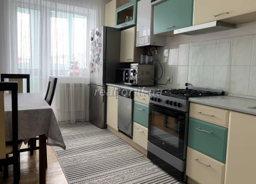 A 3-room apartment with furniture is for sale on Hlibova Street